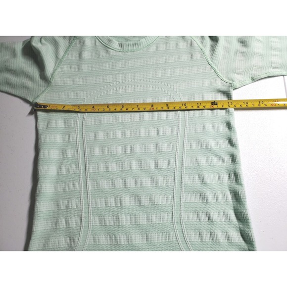 Lululemon Womens 4 Swiftly Tech Long Sleeve Green Striped Thumbholes Top - Picture 7 of 10